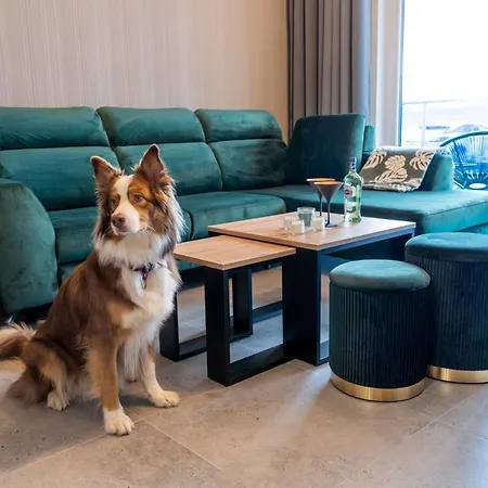 Aquarius - Jamesa Bonda 007